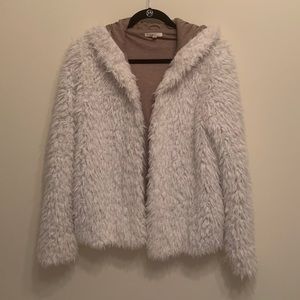 MYSTREE Faux fur fuzzy coat - sz L